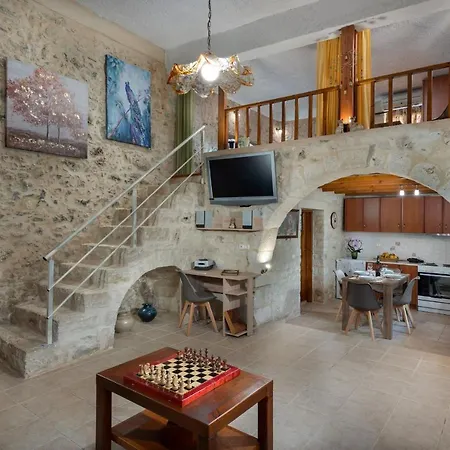 Apartamento Pagonas Traditional House